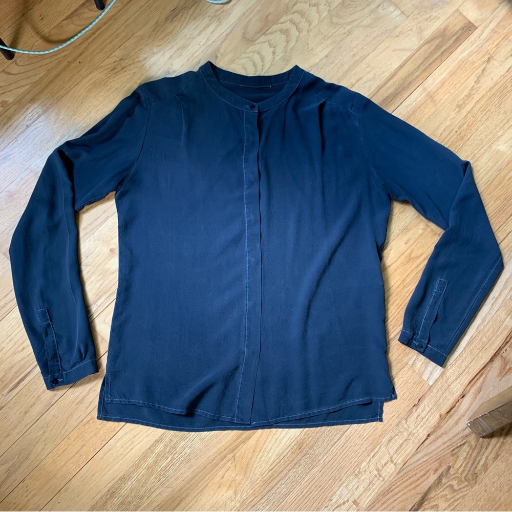 EUC Luna Bi button down blouse in navy fits like medium drapes beautifully!